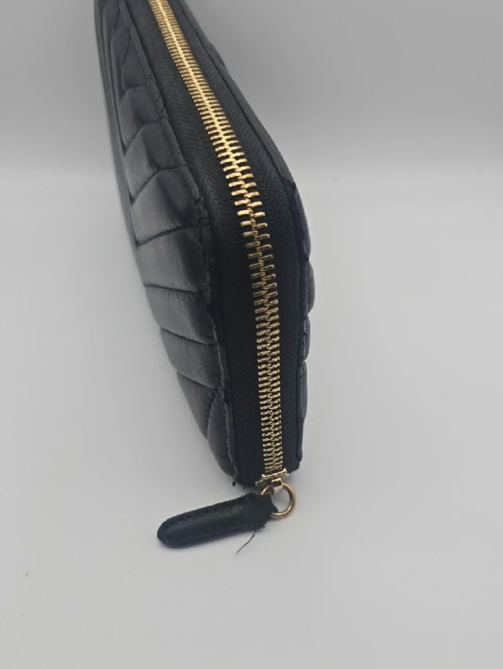 Stella McCartney Black Quilted Long Zip Wallet W/ Gold Star Accent (GOOD/FAIR)🌟